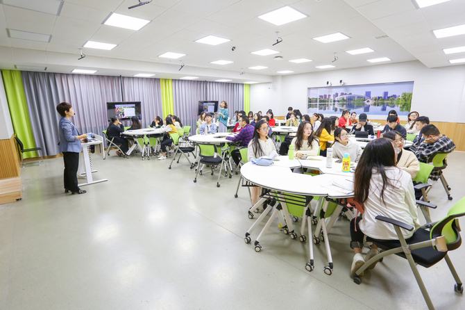 mk体育(MKsports集团)股份公司,师生正开展智慧教学 mk体育(MKsports集团)股份公司,师生正开展智慧教学