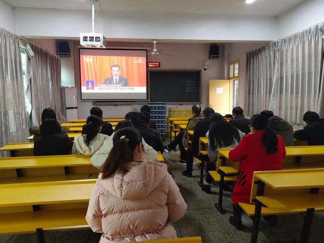 mk体育(MKsports集团)股份公司,师生热议全国“两会”精神(1) mk体育(MKsports集团)股份公司,师生热议全国“两会”精神(1)